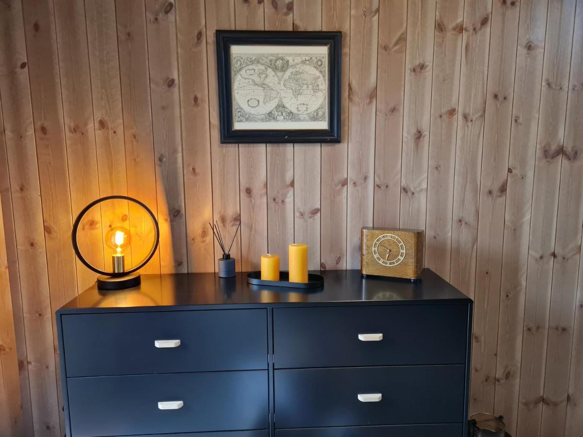 Rorbu Ved Sjoen Villa Bud Bagian luar foto